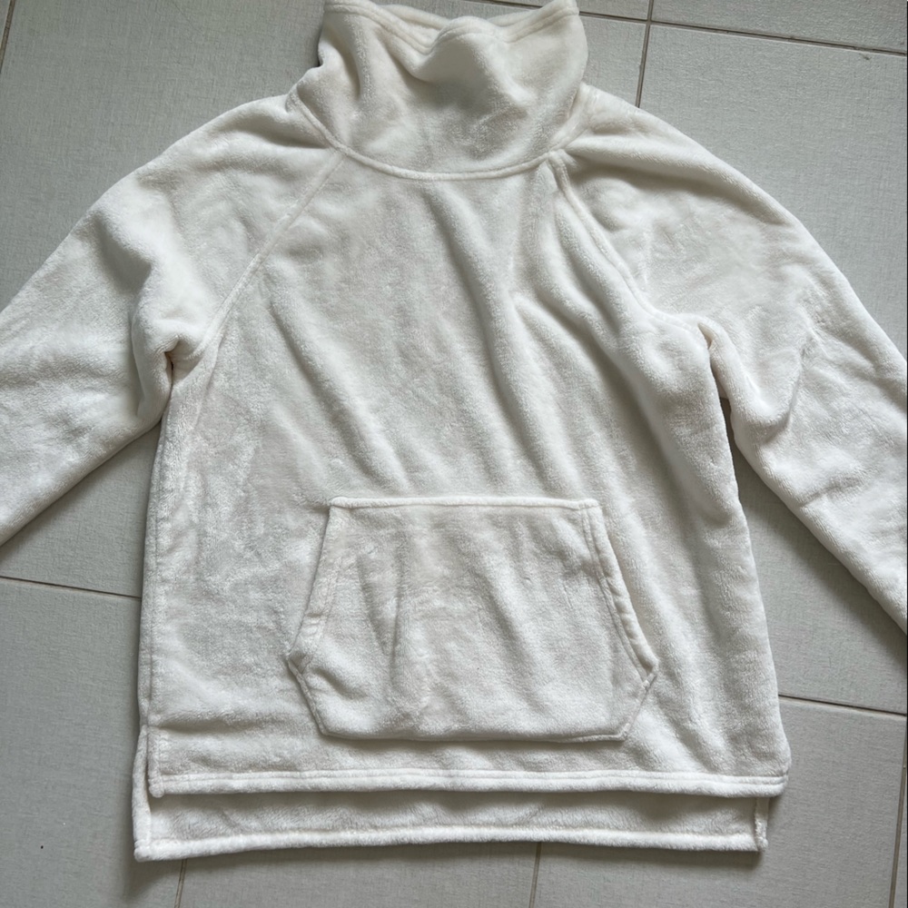 Fuzzy Champion Turtleneck Pullover